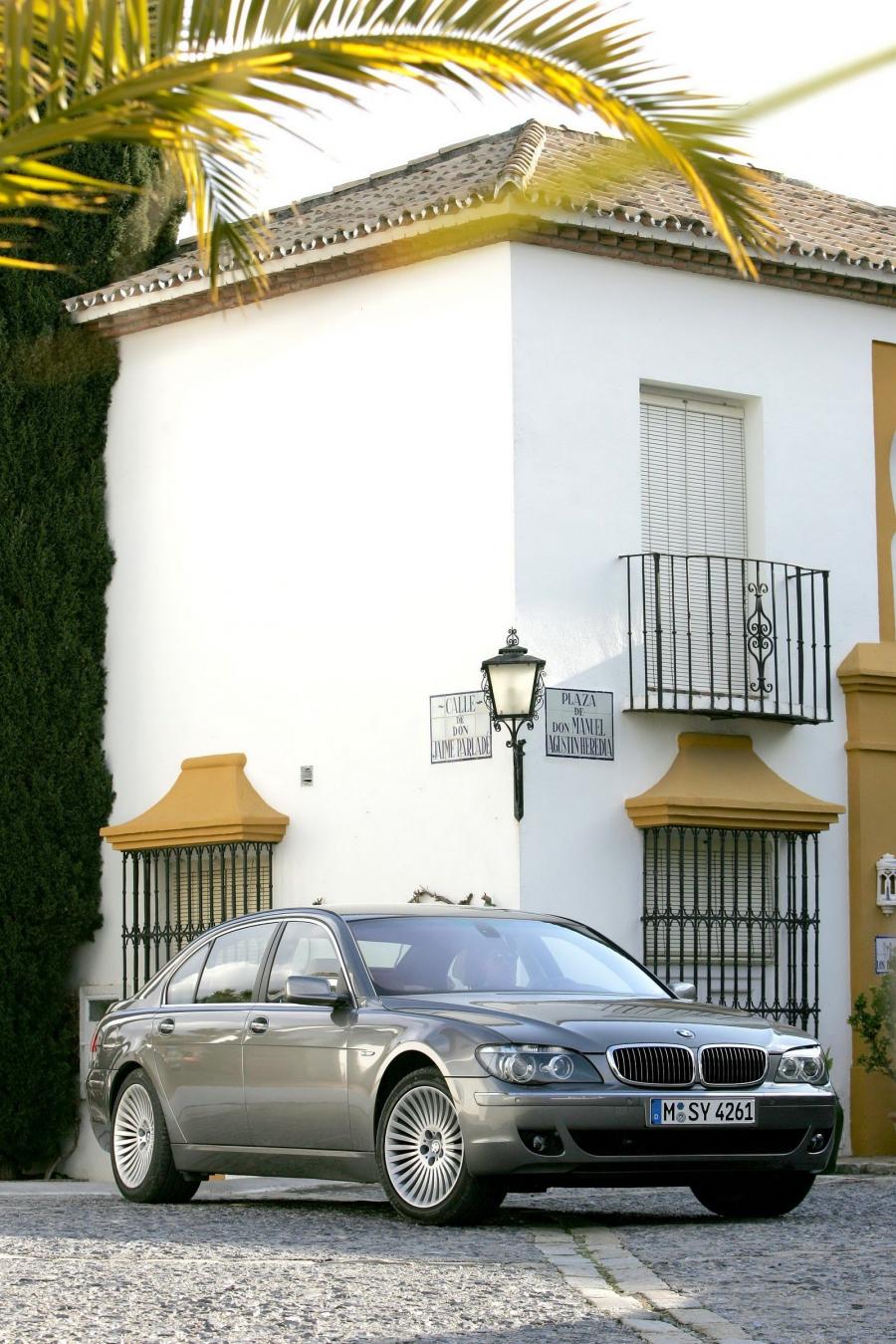  BMW 7-Series L 2006 года  (фото 19 из 89)